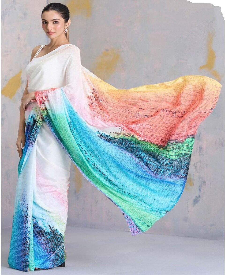 Digital Print Saree Stylish Look