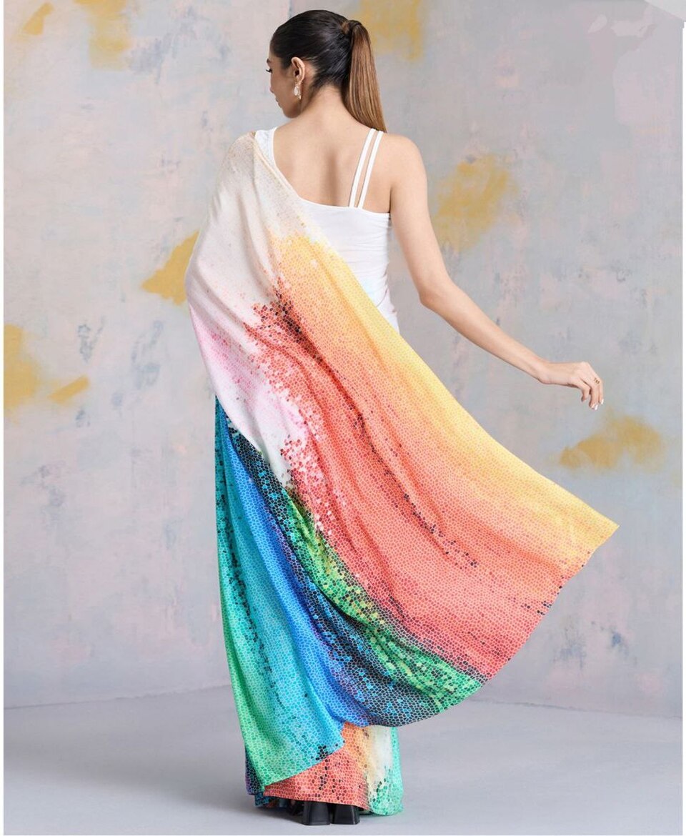 Digital Print Saree Stylish Look