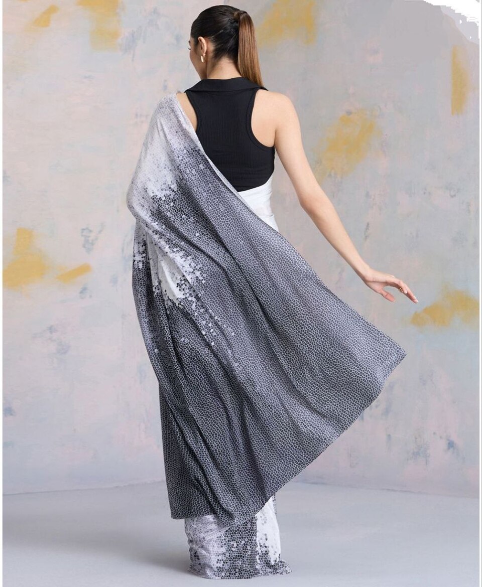 Digital Print Saree Stylish Look