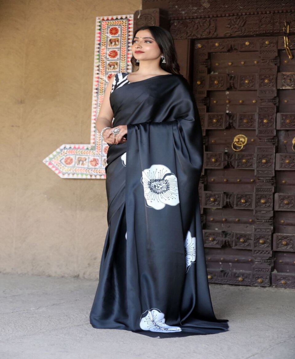 Artistic Modern Printed Saree