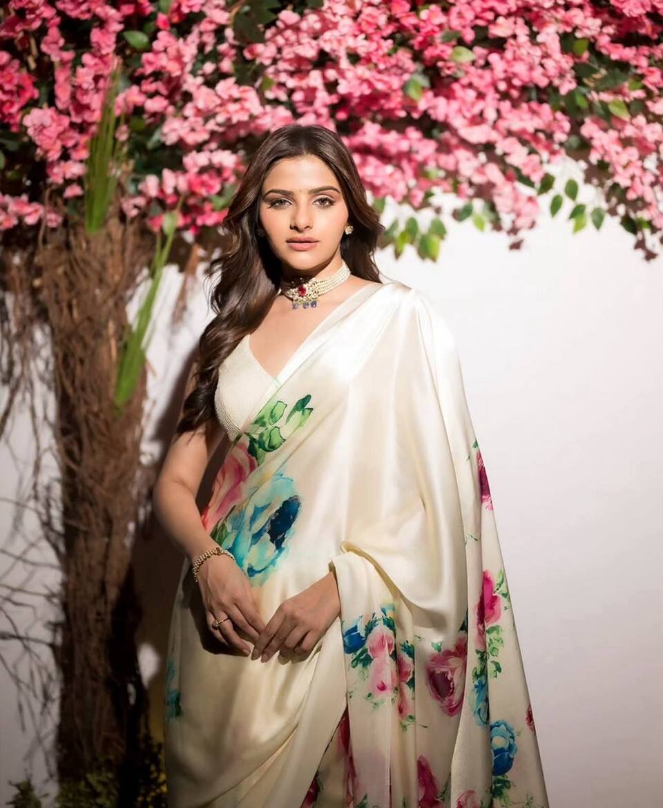 Modern Elegant Printed Saree
