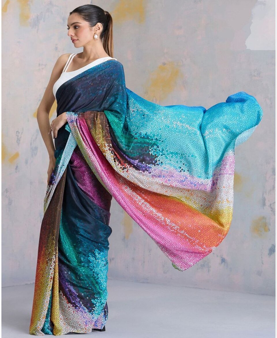 Digital Print Saree Stylish Look