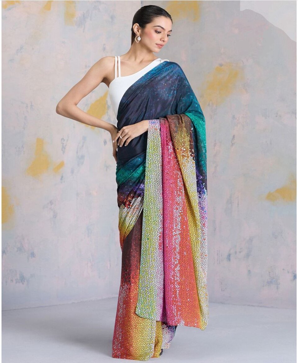 Digital Print Saree Stylish Look