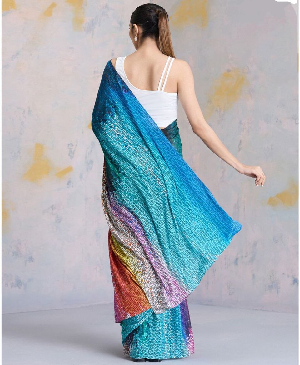 Digital Print Saree Stylish Look