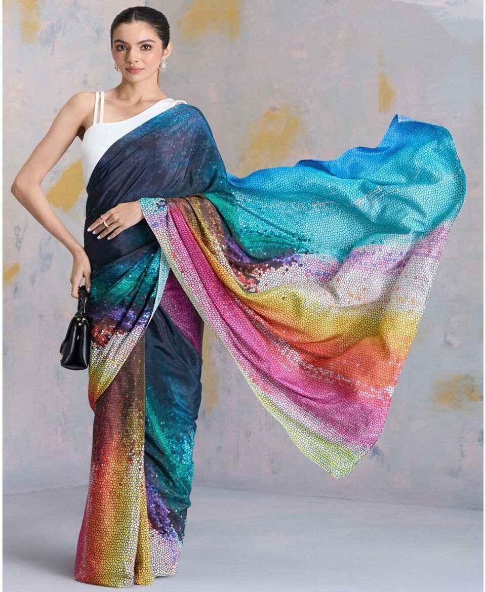 Digital Print Saree Stylish Look