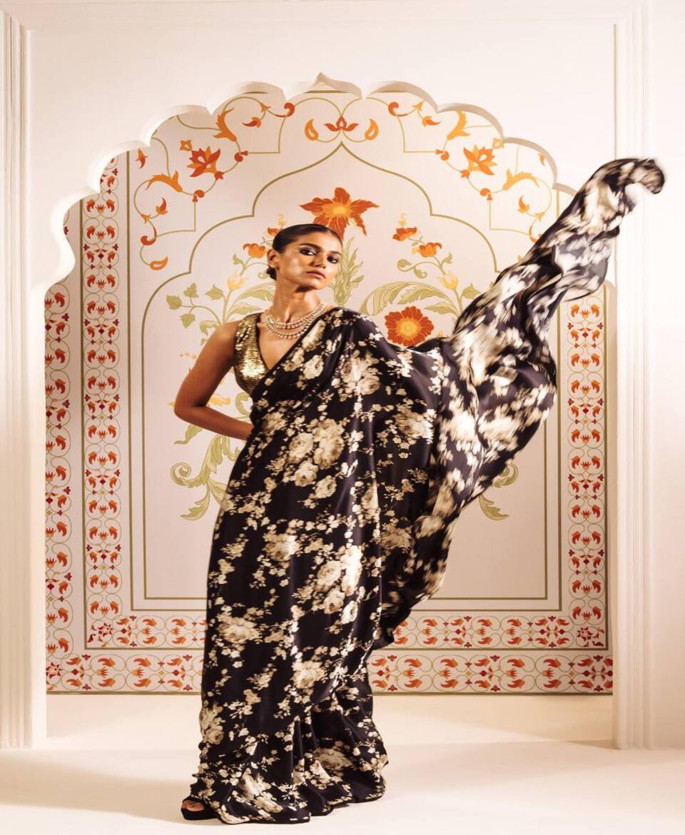 Smart Printed Saree Fashion Style